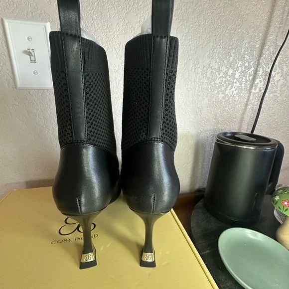 Cosy Island SleekKnit Pointed Toe Sock Ankle Boots - Picture 4 of 10